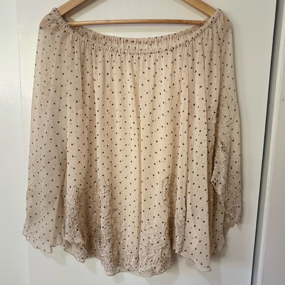 Snidel| Luxurious Beige Black Polka Dot Off the Shoulder Top w/Lace Detail Sz M
